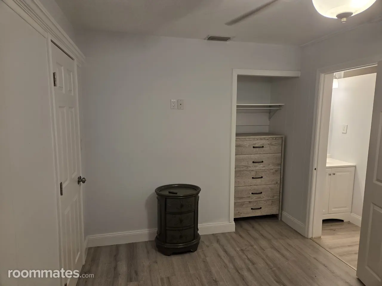 Profile photo 3 of 11