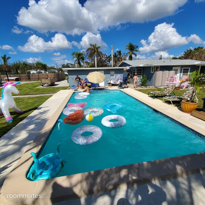 Room for rent in Naples, FL $1300, other