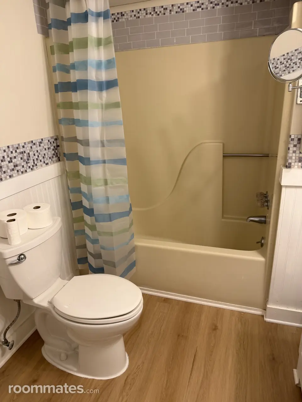 Profile photo 3 of 10