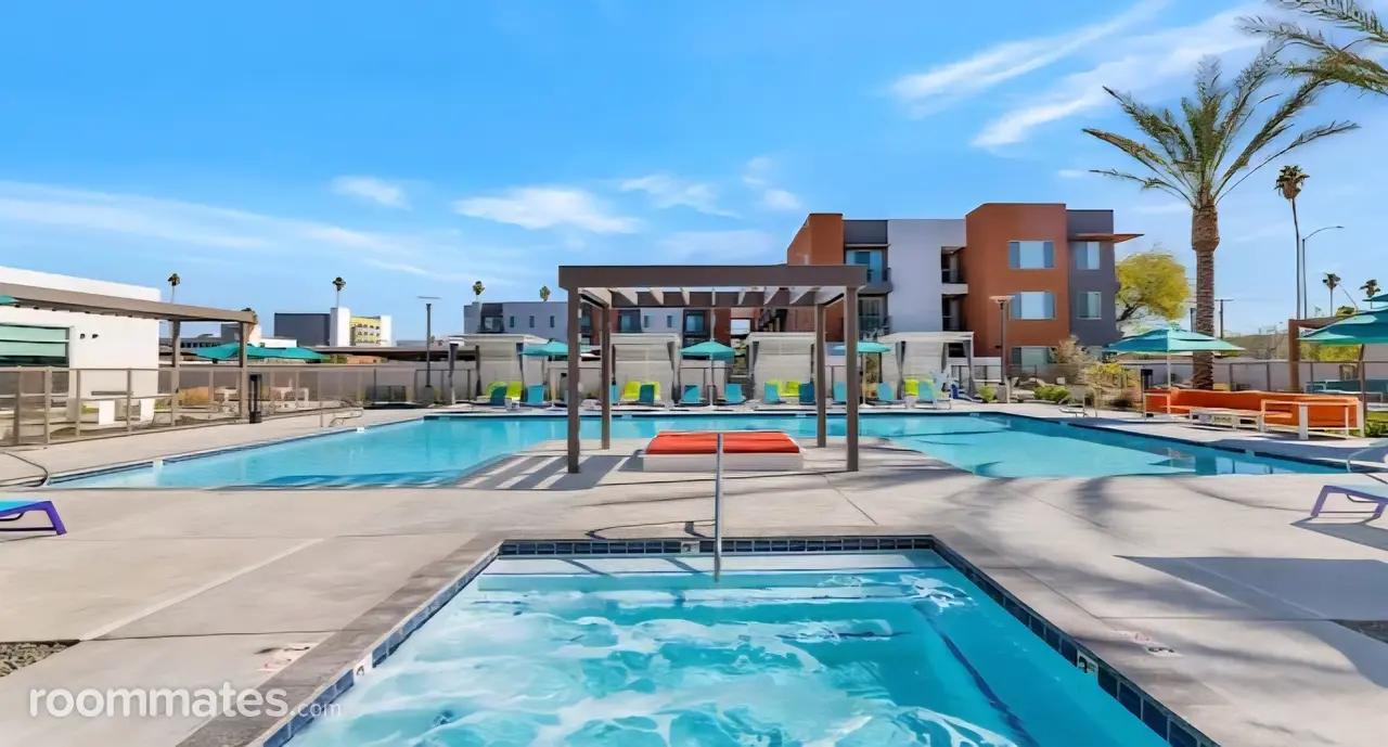 Profile photo 8 of 9