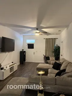Room for rent in Tampa, FL $900, house