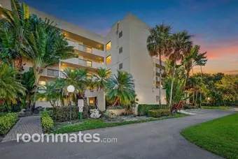 Room for rent in Coconut Creek, FL $1250, condo