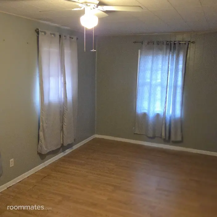 Room for rent in Savannah, GA $1000, house