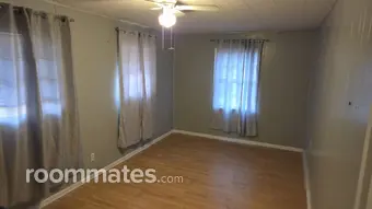 Room for rent in Savannah, GA $1100, house