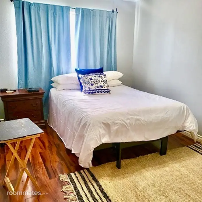 Room for rent in Anaheim, CA $1250, townhouse
