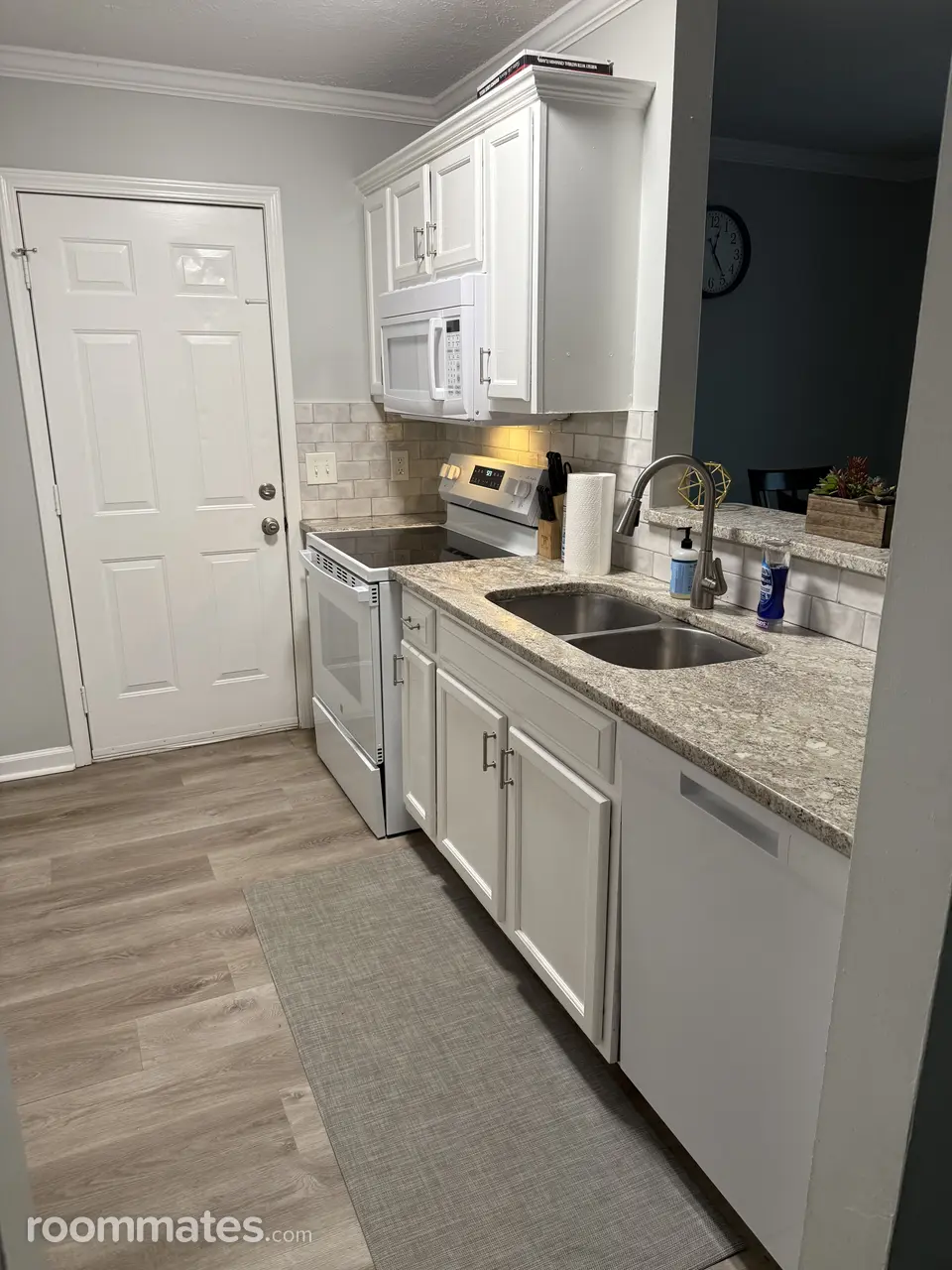 Profile photo 10 of 11