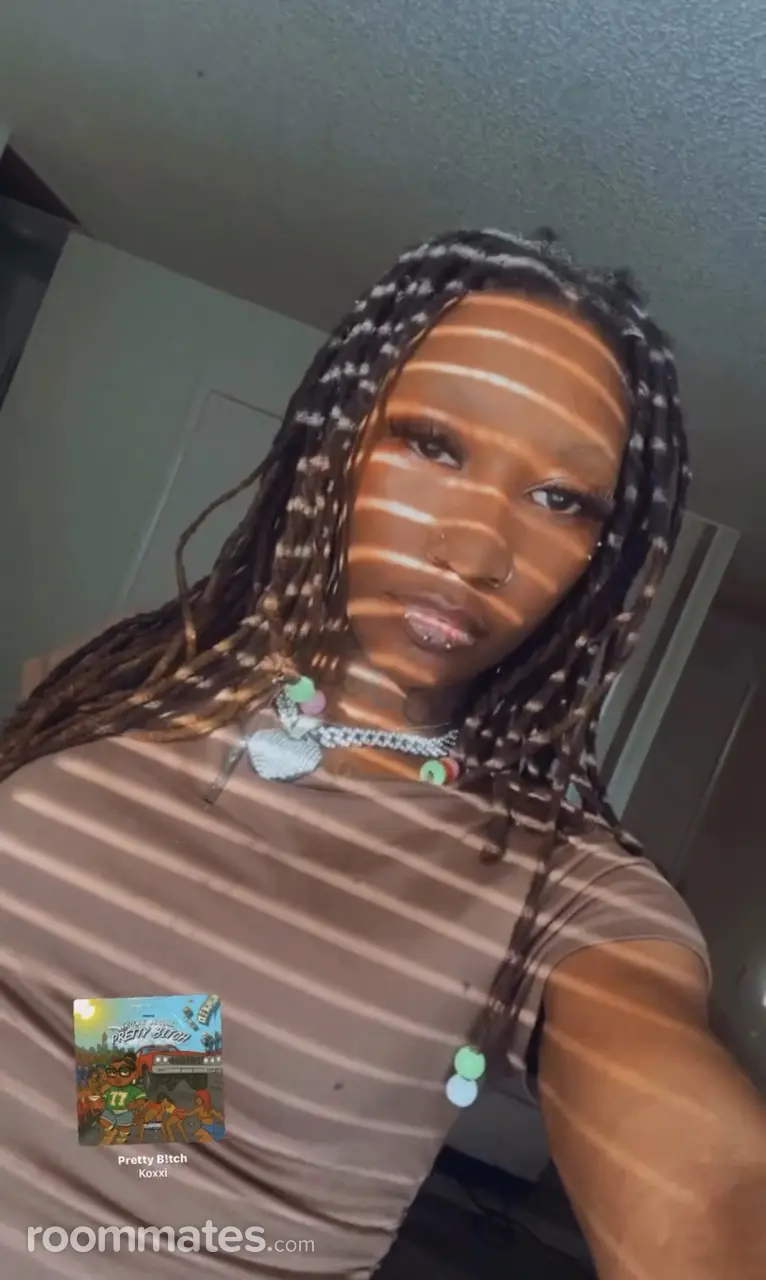 Profile photo 3 of 4