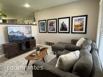 Room for rent in Rialto, CA $800, house