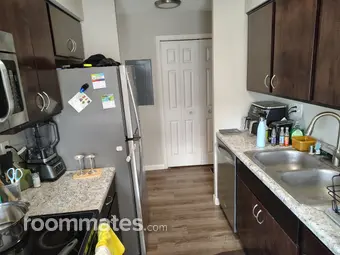 Room for rent in Hopkins, MN $700, condo