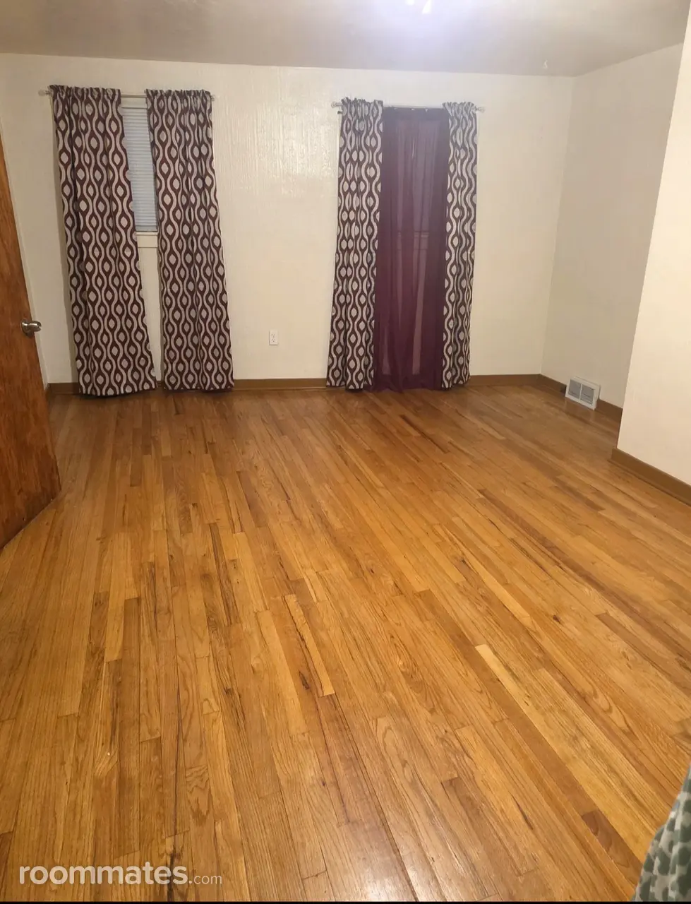 Profile photo 3 of 10