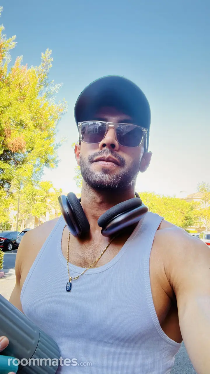 Profile photo 3 of 7