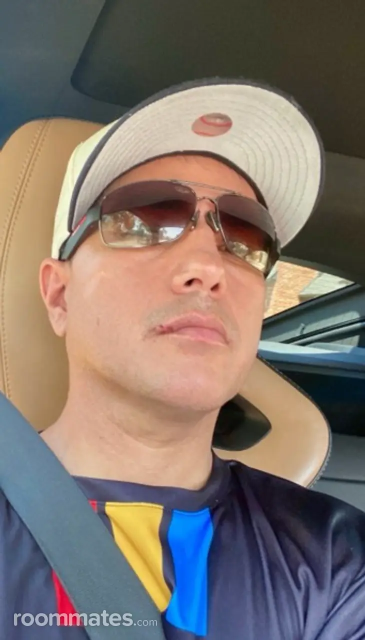 Profile photo 6 of 6