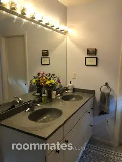 Room for rent in Waterbury, CT $1200, house