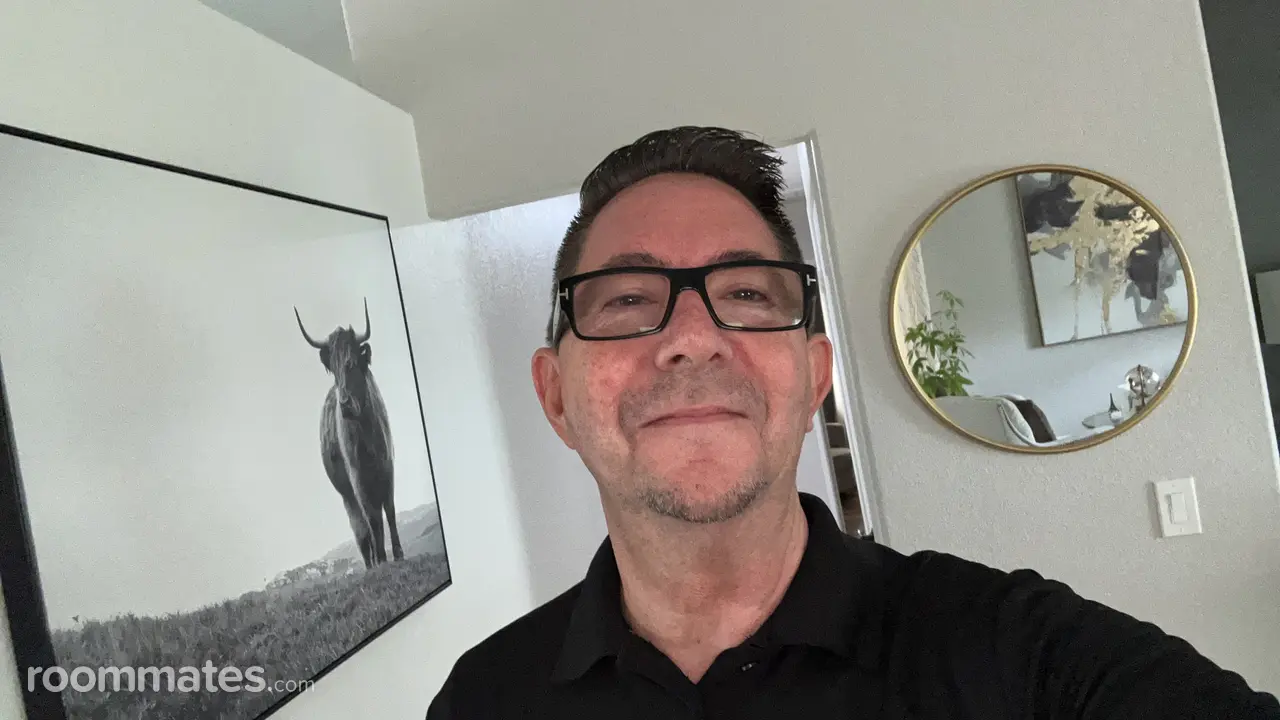 Profile photo 4 of 4