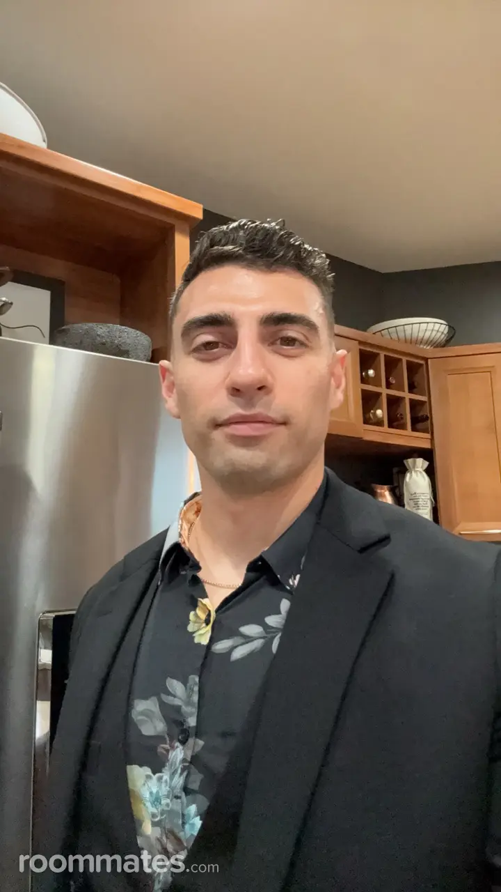 Profile photo 11 of 13