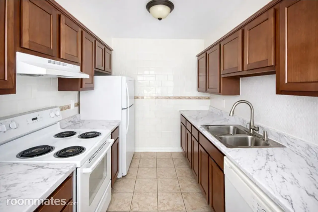 Profile photo 3 of 4