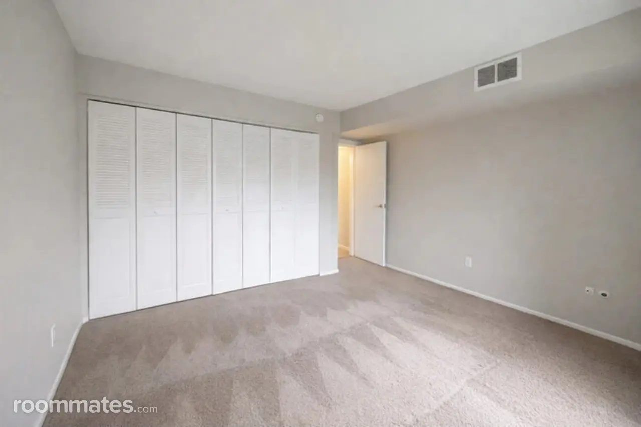 Profile photo 2 of 4