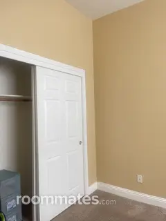 Room for rent in Elk Grove, CA $1000, house