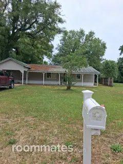 Room for rent in Pensacola, FL $800, house