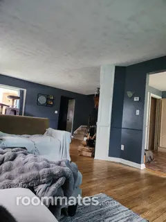 Room for rent in Middleburg Heights, OH $0, house