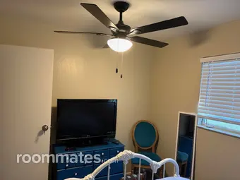 Room for rent in Sacramento, CA $700, house
