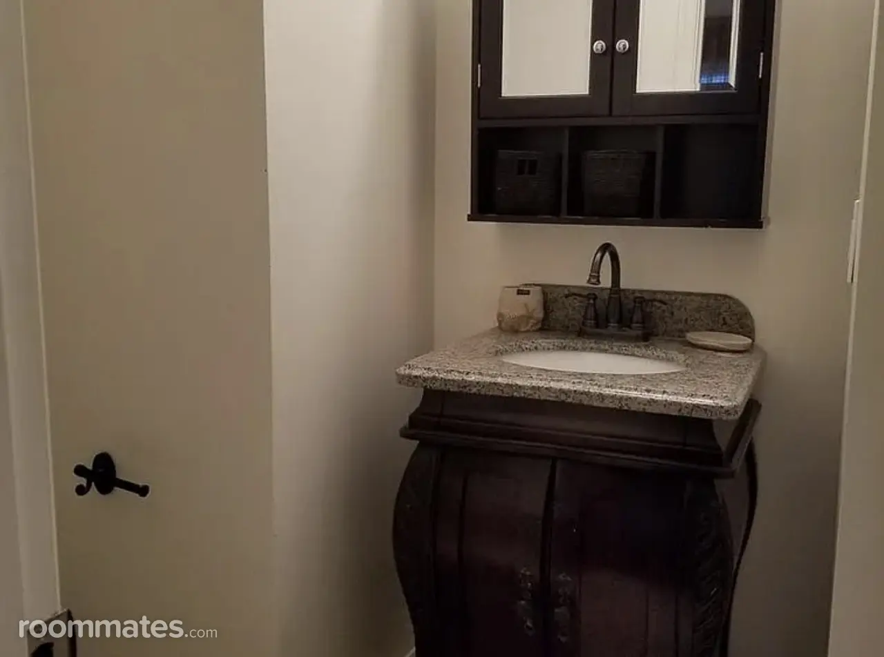 Profile photo 4 of 6