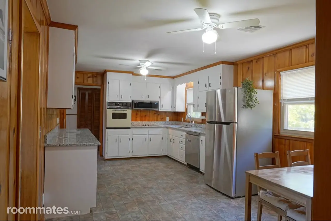 Profile photo 4 of 7