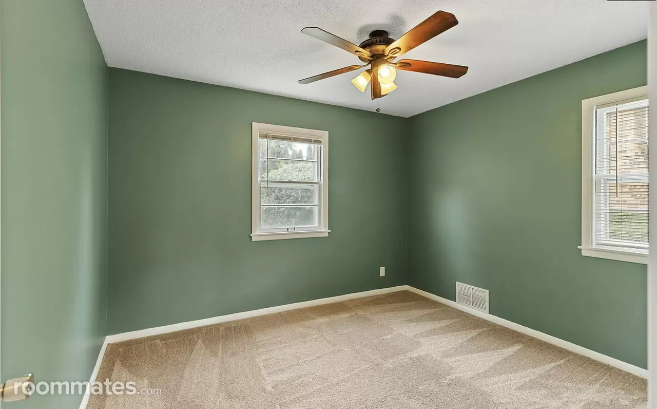 Profile photo 5 of 8