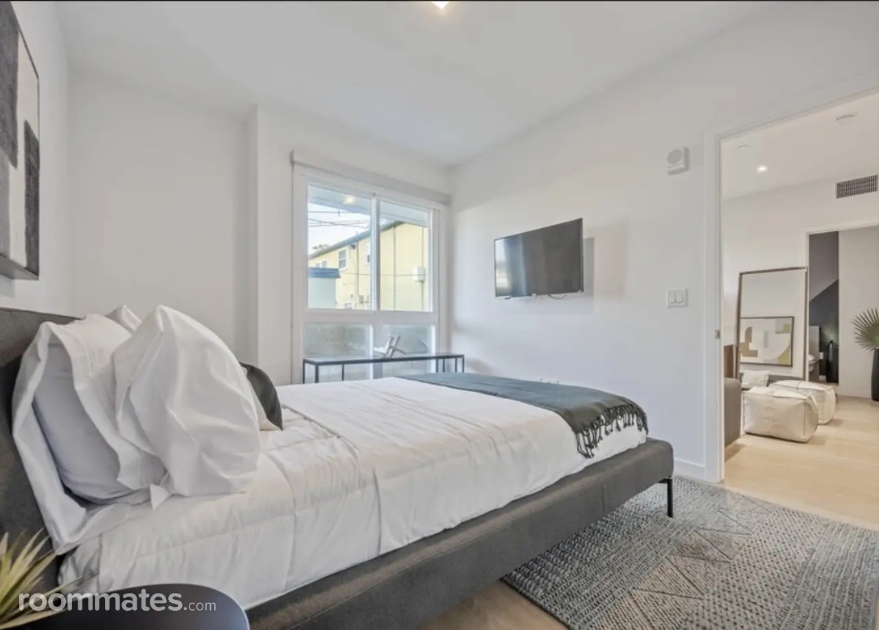 Profile photo 5 of 9