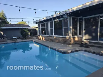 Room for rent in Anaheim, CA $1400, house