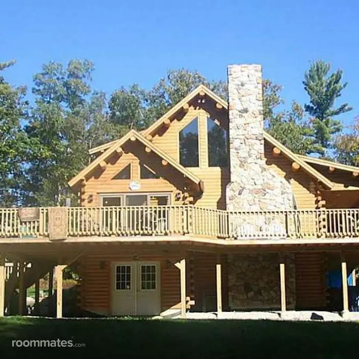 Room for rent in Lebanon, ME $900, house