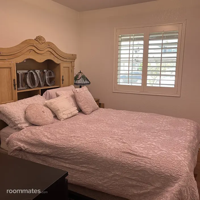 Room for rent in Suisun City, CA $850, house