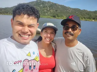 Roommate looking Escondido Village, CA, $2000