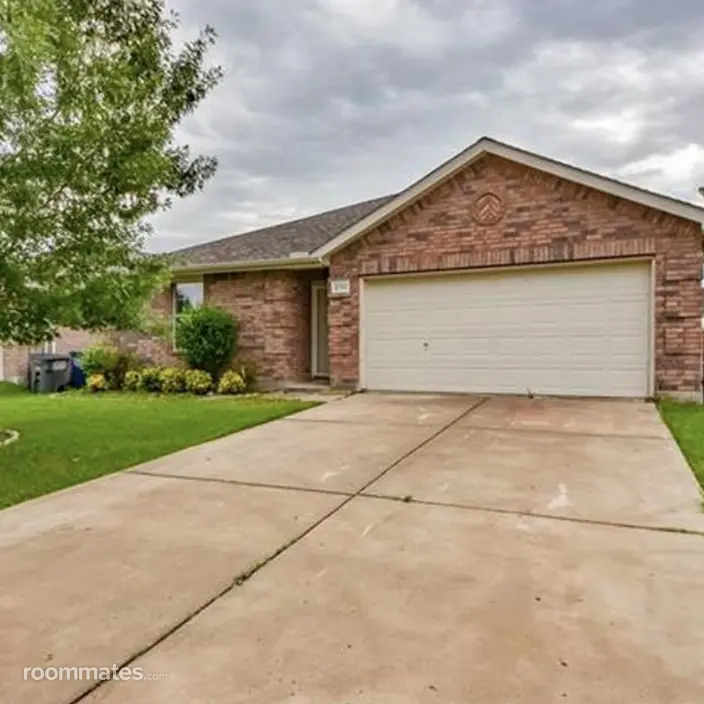 Room for rent in Little Elm, TX $800, house