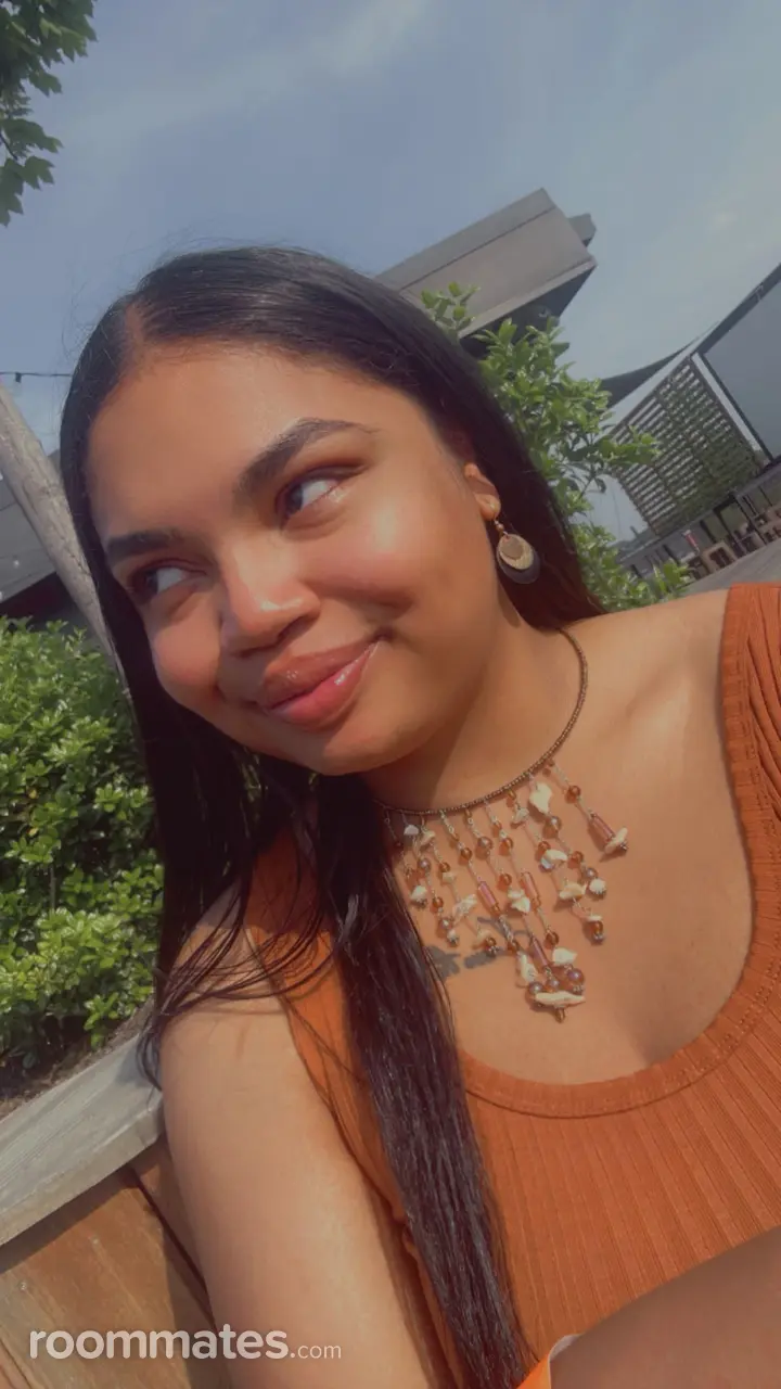 Profile photo 3 of 4