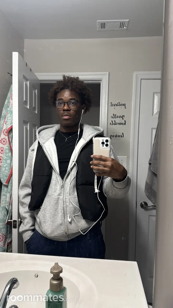 Profile photo 3 of 4