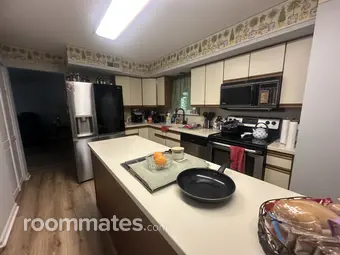 Room for rent in Newark, DE $1045, house