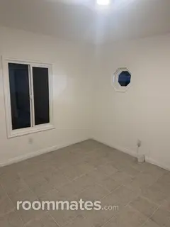 Room for rent in Long Beach, CA $1000, house