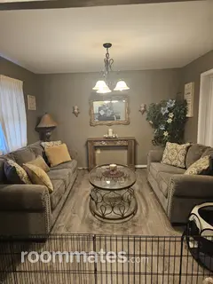 Room for rent in Newark, DE $890, house