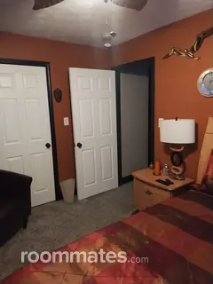 Room for rent in Indianapolis, IN $800, house