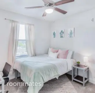 Room for rent in San Antonio, TX $955, house