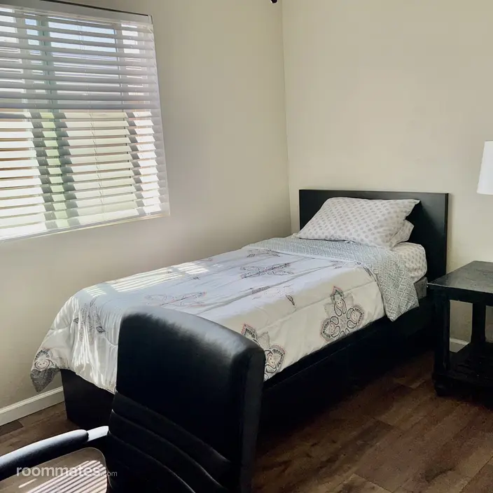 Room for rent in Winchester, CA $1000, house
