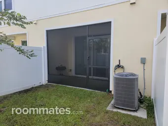 Room for rent in Jacksonville, FL $1250, townhouse