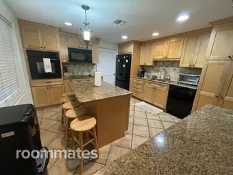 Room for rent in Vero Beach, FL $1000, house