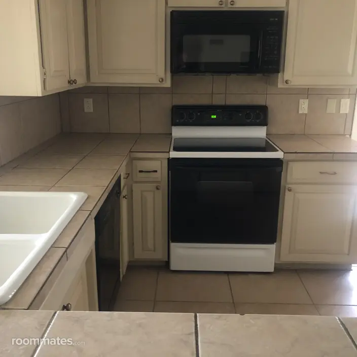Room for rent in Scottsdale, AZ $700, house