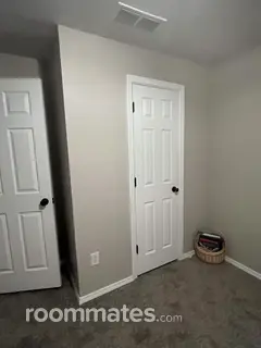 Room for rent in Indianapolis, IN $700, house