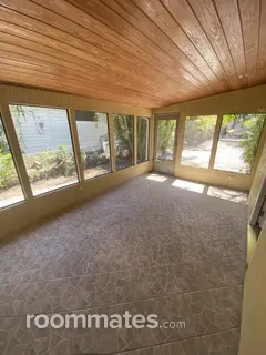 Room for rent in St. Petersburg, FL $1100, house