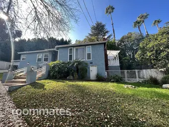 Room for rent in Studio City, CA $2500, house