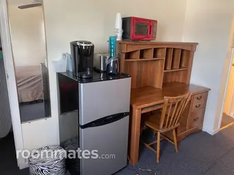 Room for rent in Lindenhurst, NY $1000, house