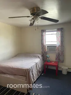 Room for rent in Lindenhurst, NY $1000, house